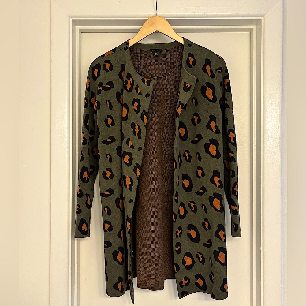 Ann Taylor Open Front Cardigan Green Cheetah Print 
Womens Sz XS